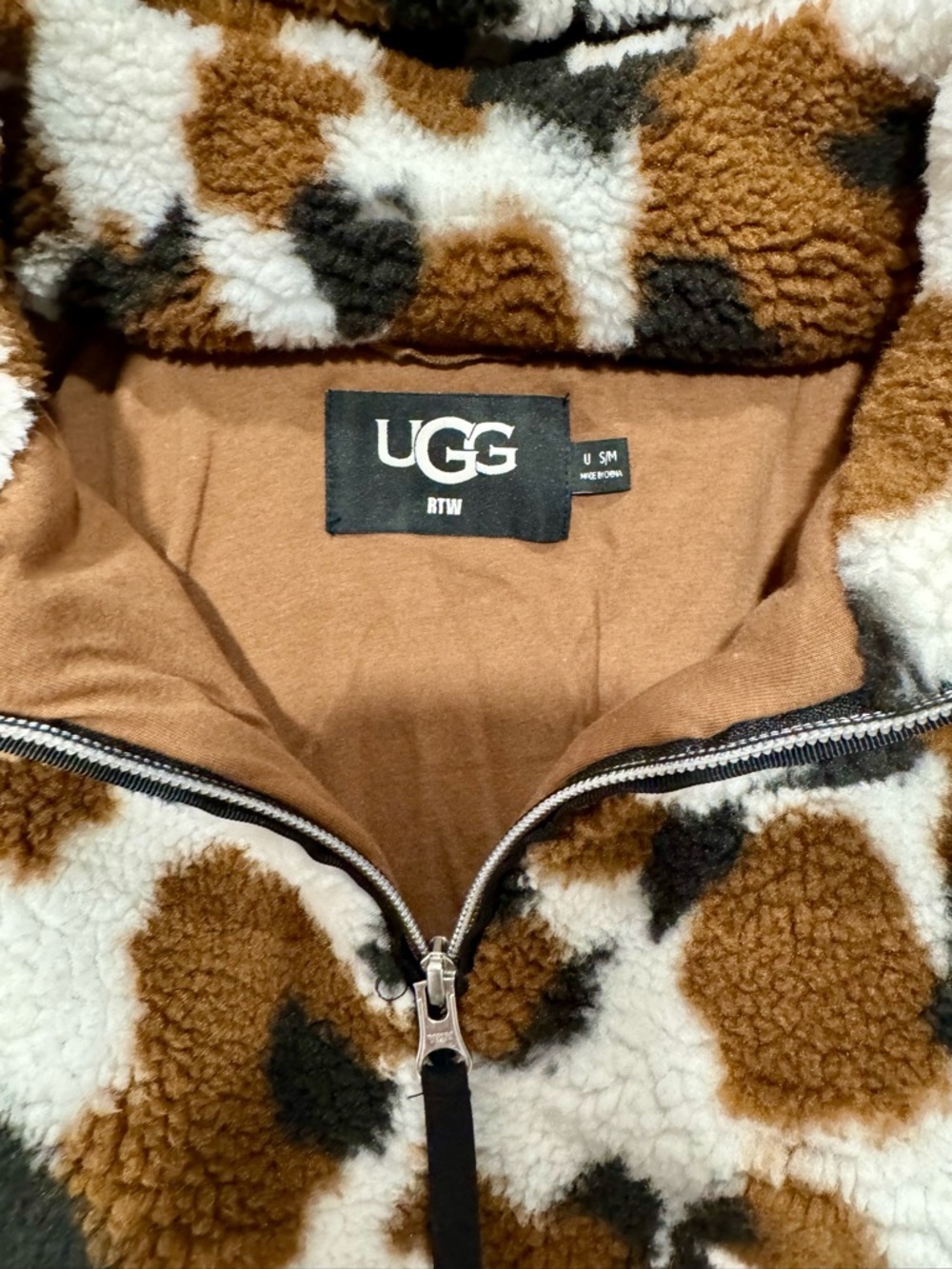 UGG RTW Olympia Sherpa Chestnut Cow Print Coat Size Small/Medium - Picture 2 of 4